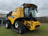 New Holland CR10.90 34" Traks 4WD - 2