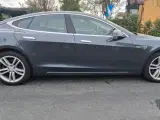 Tesla Model S  85 - 3