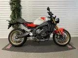 Yamaha XSR 900 Legend Red - 2