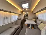 2022 - Adria Alpina 753 HK   Super velholdt Køjevogn med 3 køjer - 2