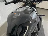 Yamaha XSR 900 Midnight Black - 2