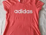 Adidas T-shirt str 152
