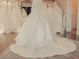 Brudekjole til salg