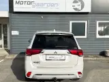 Mitsubishi Outlander 2,4 PHEV Limited CVT 4WD - 5