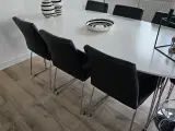 Spisebord og stole