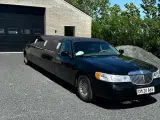 Ford Lincoln limo  - 2