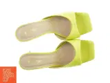 UBRUGT I ORIGINAL EMBALLAGE Neon lime grønne Sandaler med blokhæl fra About You (str. 39) - 3