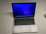 MacBook pro 13” space Grey 