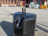 - - - Fornt klods/ vægtklodse  800 kg - 2