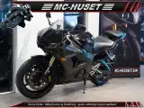 Yamaha YZF R6 - 4
