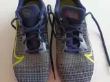 Sneakers.   Nike 