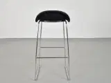 Gubi barstol med sort læder polster - 3