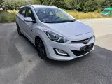 Hyundai i30 1,6 CRDi 110 Comfort Go! CW - 2