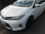 Toyota Auris Hybrid - 5