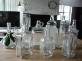 Samling af karafler og flasker