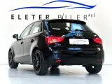 Audi A1 1,6 TDi 90 Attraction Sportback - 3