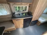 2023 - Eriba FEELING 470   Dejlig vogn med enkelsenge med lameludtræk fra Hinshøj Caravan A/S - 2