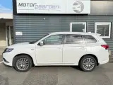 Mitsubishi Outlander 2,4 PHEV Limited CVT 4WD - 2