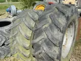 BKT 480/70R28  Prisen er for 2 stk. 1 stk. dæk holder ikke luft. - 2