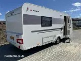 2019 - Adria Adora 572 UT   Enkeltsenge og ende bad/wc - 2