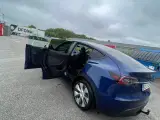 Tesla Model Y  RWD - 3