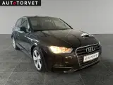 Audi A3 1,6 TDi Attraction Sportback - 2