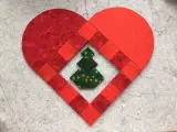 Hjerte i patchwork med juletræ i midten