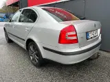 Skoda Octavia 1,6 FSi Ambiente - 4