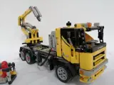 LEGO Technic lastbil med kran - 2