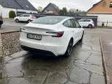 Tesla Model 3  RWD - 4