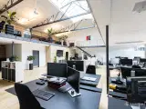 Flot kontorlejemål med unikke detaljer - 4