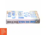 Byen og øen : roman af Benn Q. Holm (f. 1962) (Bog) - 2