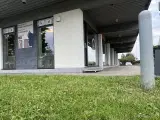 Velbeliggende kontorer/butiks-/behandlerlokaler/co-workingspace og lager. - 2