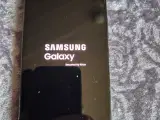 Samsung Galaxy S22 - 2