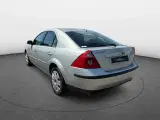 Ford Mondeo 1,8 125 Ambiente - 4