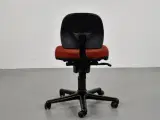 Rh logic 1 kontorstol med rød polster og sort stel - 3