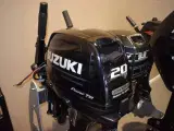 Suzuki 20 HK håndstyring med elstart - årgang 2021 - 2