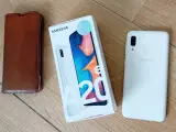 Samsung A20e med cover