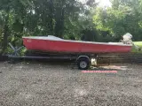 Sejljolle m. nysynet trailer 4 hk 4taktmotor. - 2