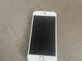 iPhone 6S med oplader 