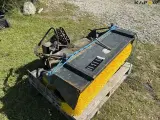 - - - Kost hydraulisk svingbar - 3