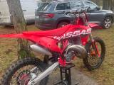 Crosser