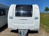 2018 - Adria Alpina 573 UP   Utroligt velholdt vogn med kæmpe rundsiddegruppe og meget udstyr.. - 2