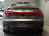 Audi Q8 e-tron 55 S-line Sportback quattro - 4