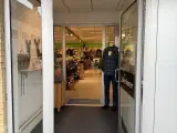 Stort butikslokale udlejes - 2