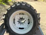 BKT 340/85R48 For 320/90 R32 kompletsæt - 4