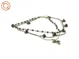 Halskæde med sorte perler og kors (str. 32 cm) - 3
