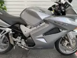 Honda VFR 800 F - 4