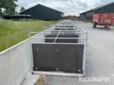 Kalvebokse 9 styk Fremtidens stald inventar - 2