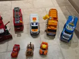 Forskellige legetøjsbiler sælges